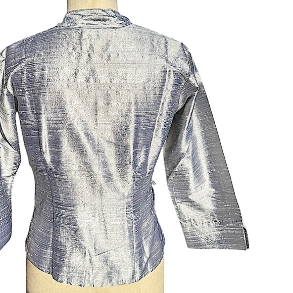 Anthropologie stunning platinum silver silk modern cheongsam blouse. Size Large - Picture 5 of 7